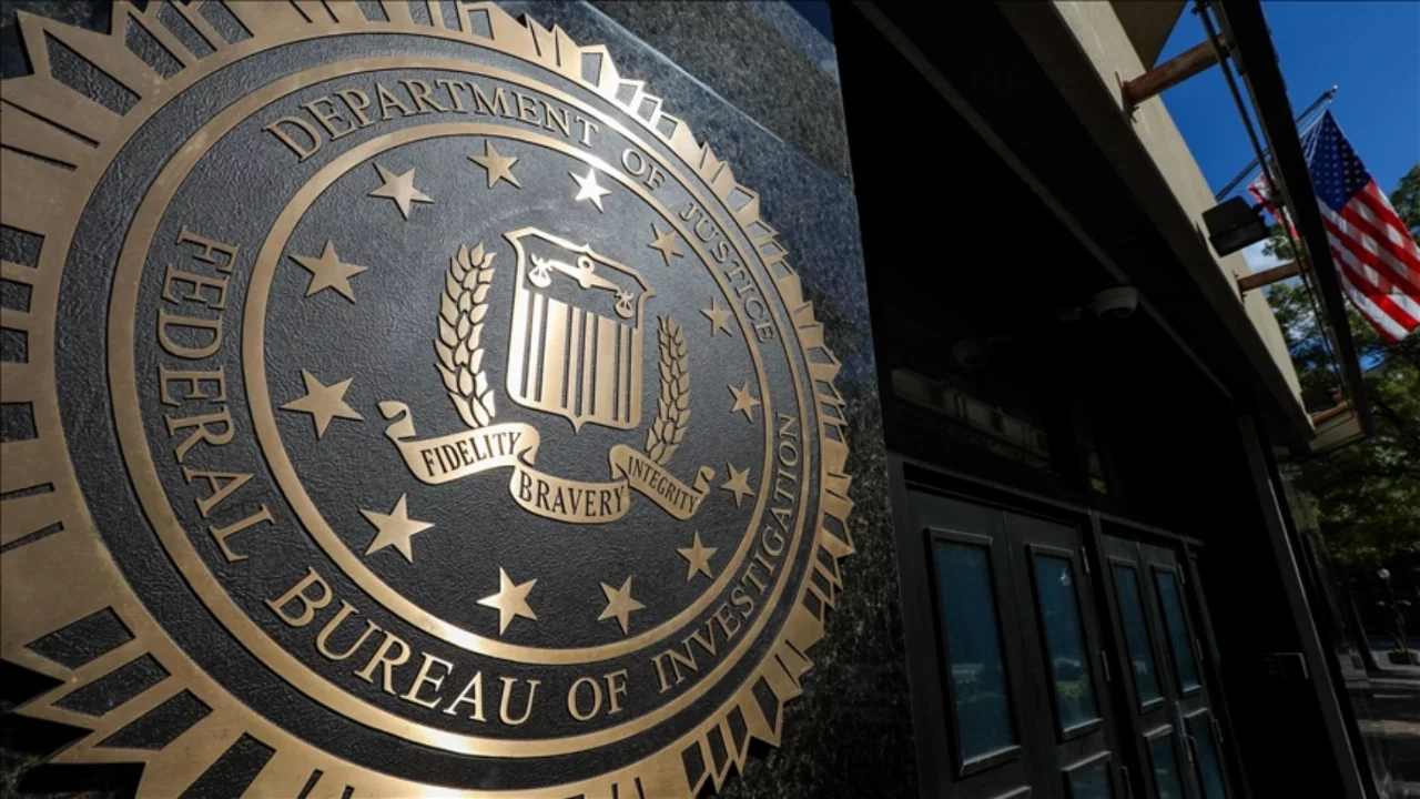 FBI açıkladı: Maskeli şüphelinin eldiveniyle DNA uyumu