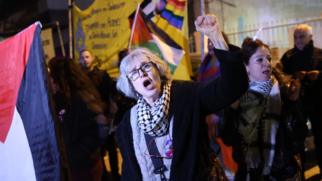 İsrail'in Eurovision Şarkı Yarışması'na katılımı Atina'da protesto edildi