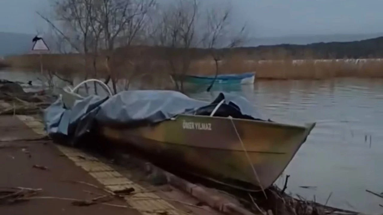 Bursa'da göl taştı! Leylek Köyü'nde korkutan manzara...