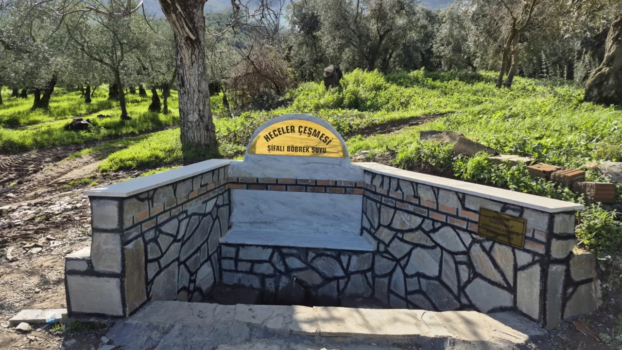 Bursa'da saatlerce sıra bekleniyordu! Şifa çeşmesi yenilendi