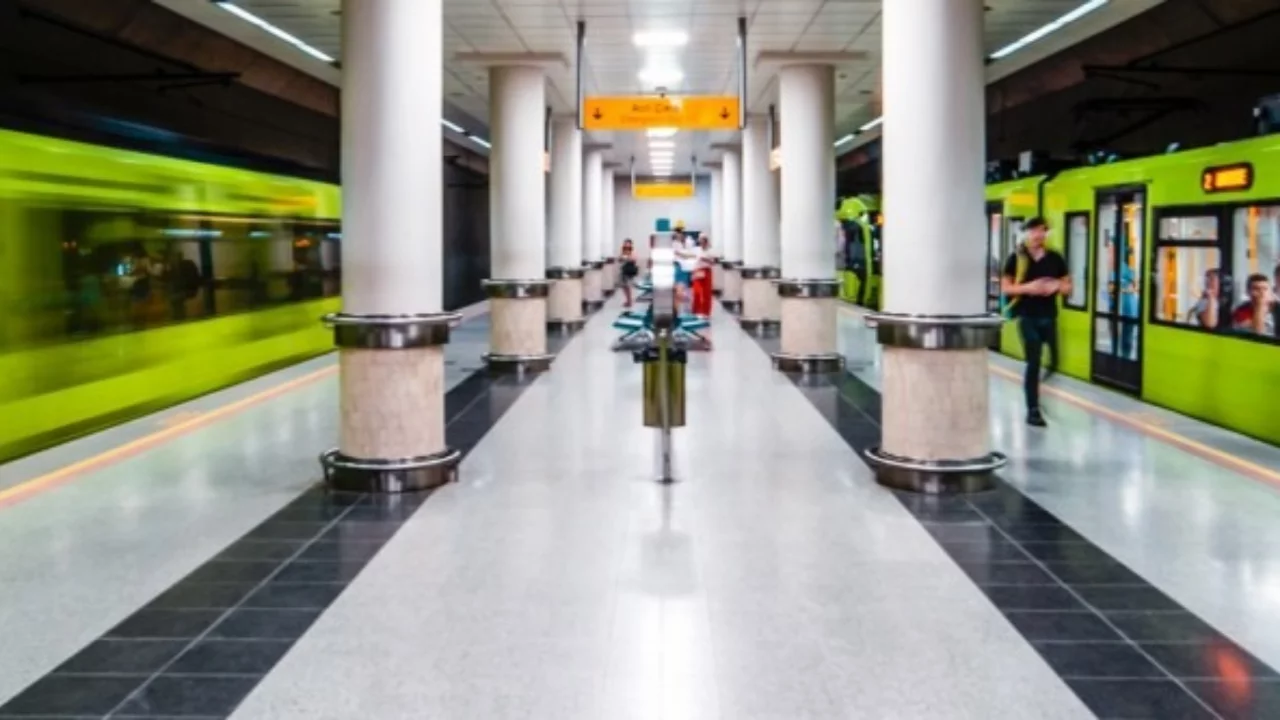 Bursa Metrosunda İki Durak Arası Kaç Dakika Sürüyor? | BursaRay Hat Uzunluğu, Mesafe ve İstasyon Sayıları...