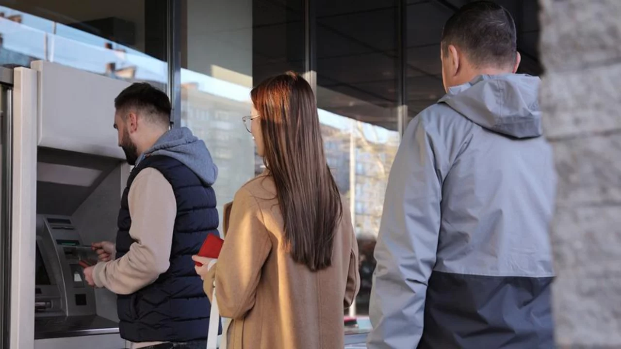 30 yıldır kendi para birimini kullanıyordu: Bir ülke daha Euro'ya geçiyor!