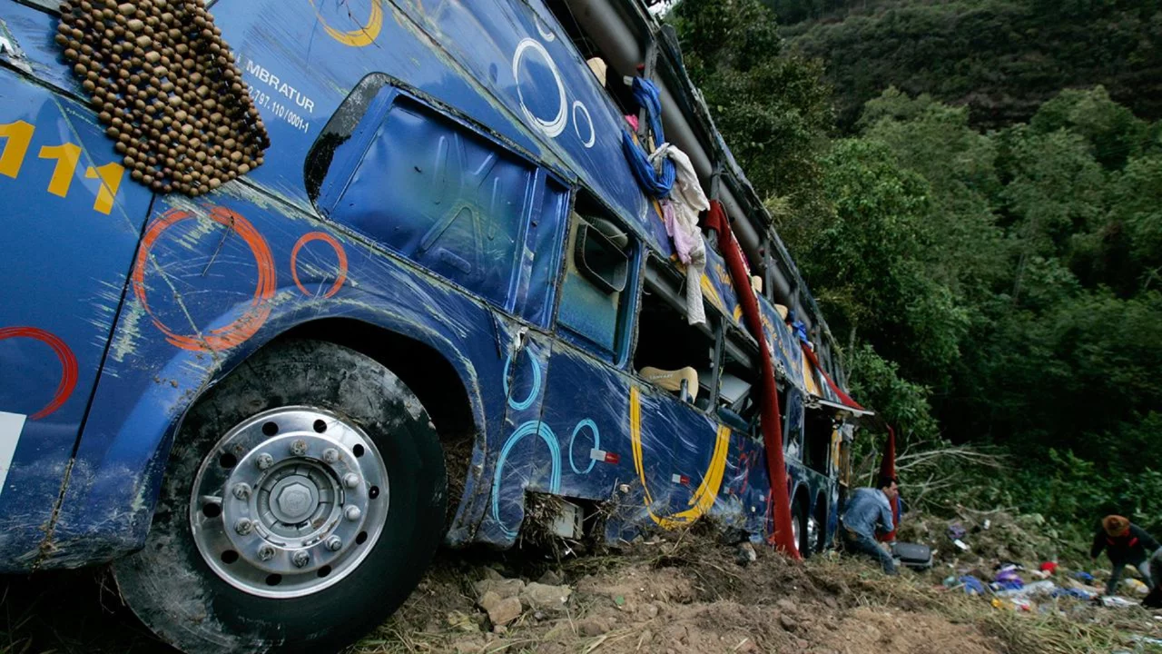 Brezilya'da tarım işçilerini taşıyan otobüs devrildi: 6 ölü