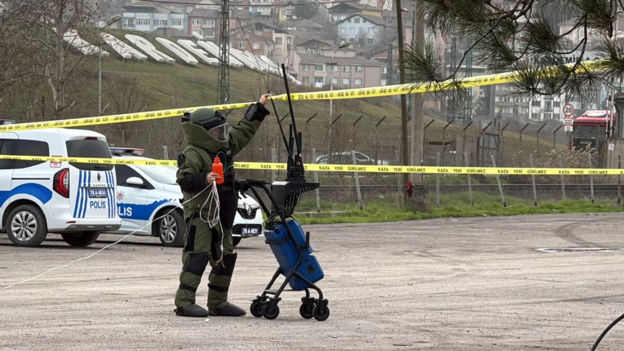 Fünye ile patlatılan valizden kıyafet çıktı!