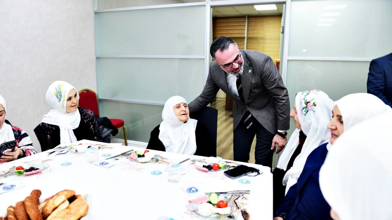 Derekızıklı kadınlardan Mihalgazi'ye destek