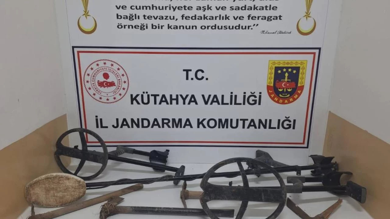 Kütahya'da jandarmadan tarihi eser operasyonu