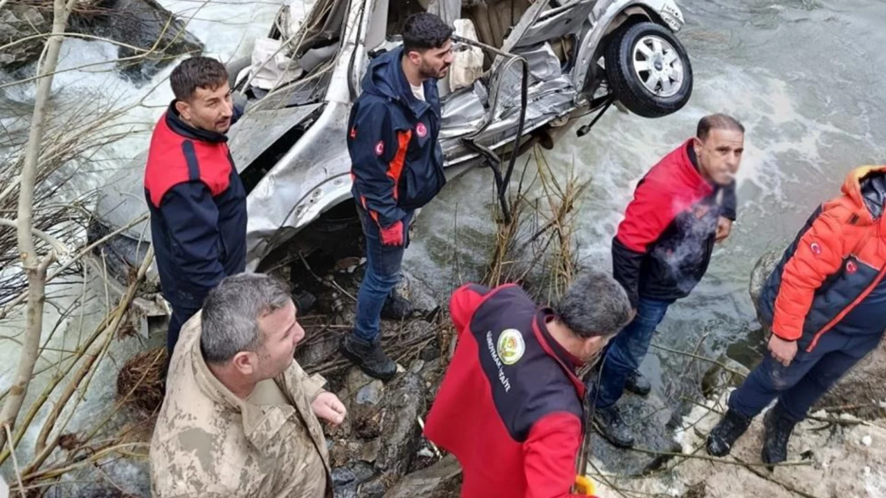 Feci kazada 3 kişi hayatını kaybetti, 5 kişi ağır yaralandı
