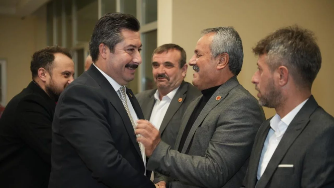 Yenişehir Belediye Başkanı Özel: "Muhtarlar bizim en yakın mesai arkadaşımız"