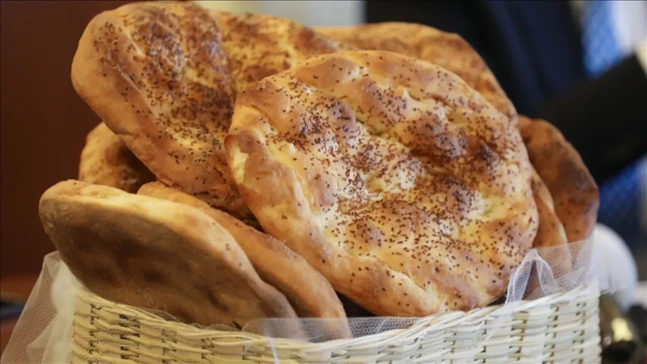 İzmir'de ramazan pidesi fiyatları belli oldu