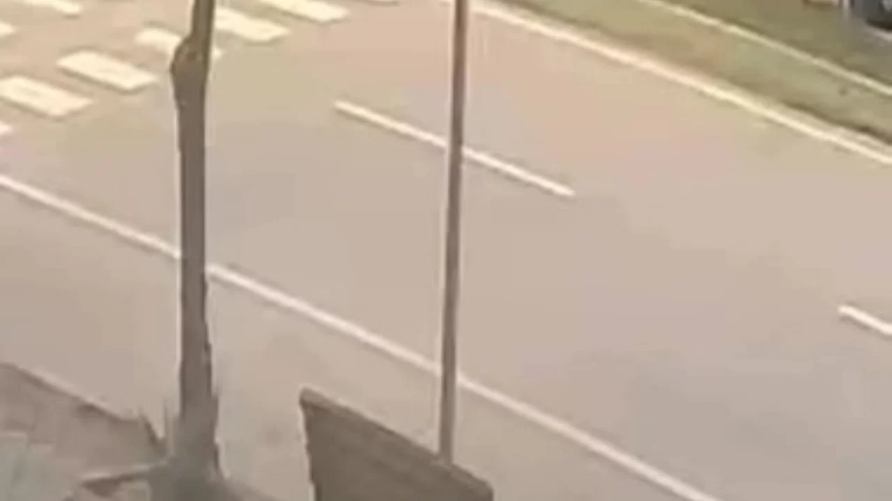 17 aylık bebeğe trafik canavarı b&ouml;yle &ccedil;arpmış