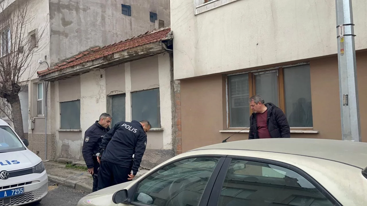 Aşağı düşen 12 yaşındaki çocuk ağır yaralandı