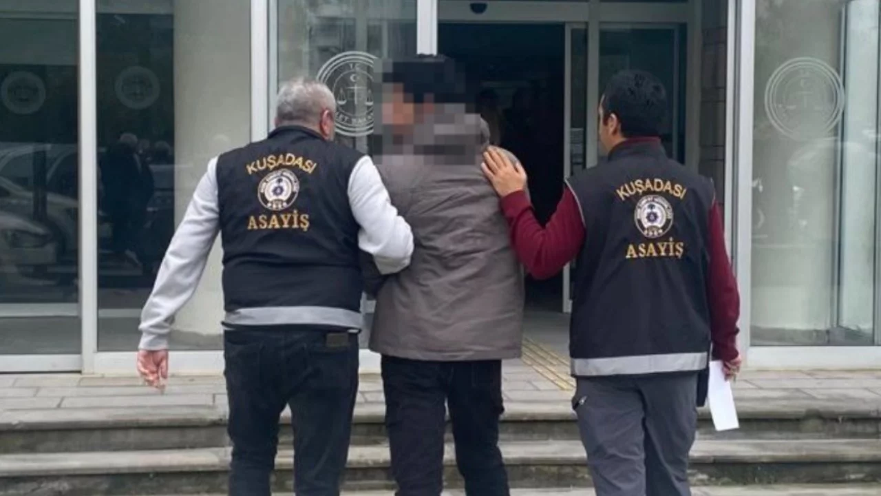 Hırsızlık suçundan aranan şahıs Kuşadası'nda yakalandı