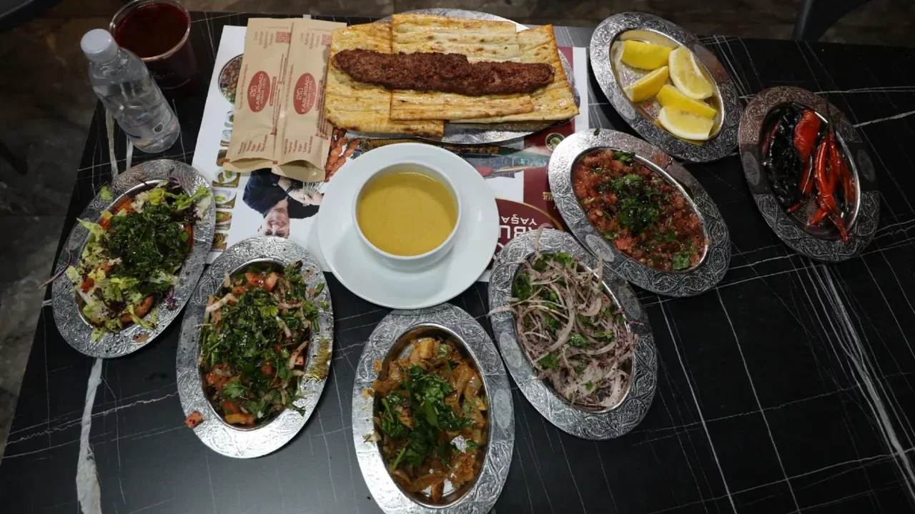 Önce gözü sonra mideyi dolduruyor! 