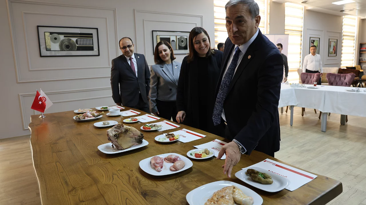 Adana'nın sıra dışı y&ouml;resel lezzetlerinin gastronomi turizmini canlandırılması bekleniyor