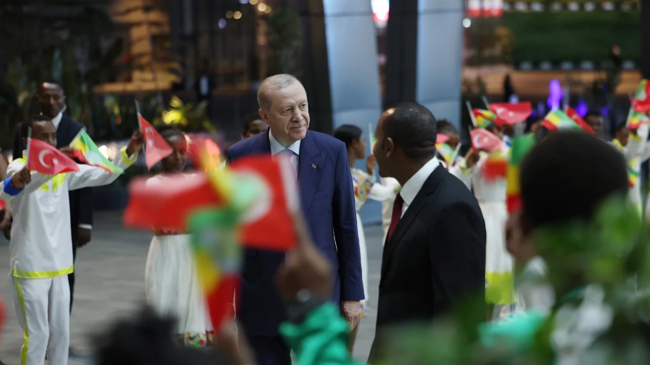 Cumhurbaşkanı Erdoğan'a Etiyopyalı çocuklardan coşkulu karşılama