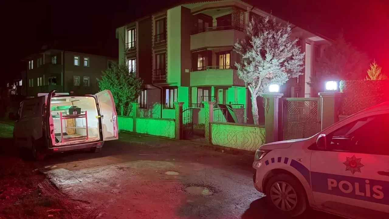 Kendisinden haber alınamayan 61 yaşındaki kadın evinde ölü bulundu 