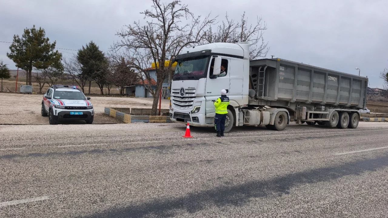 Burdur'da 84 ara&ccedil; trafikten men edildi