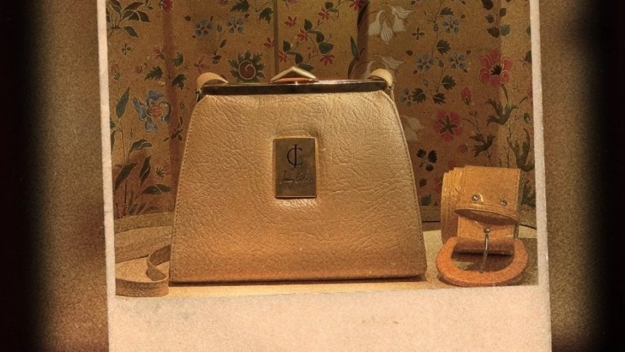 Masumiyet Müzesi'ndeki "Jenny Colon" detayı! Meğer sadece çanta değilmiş...