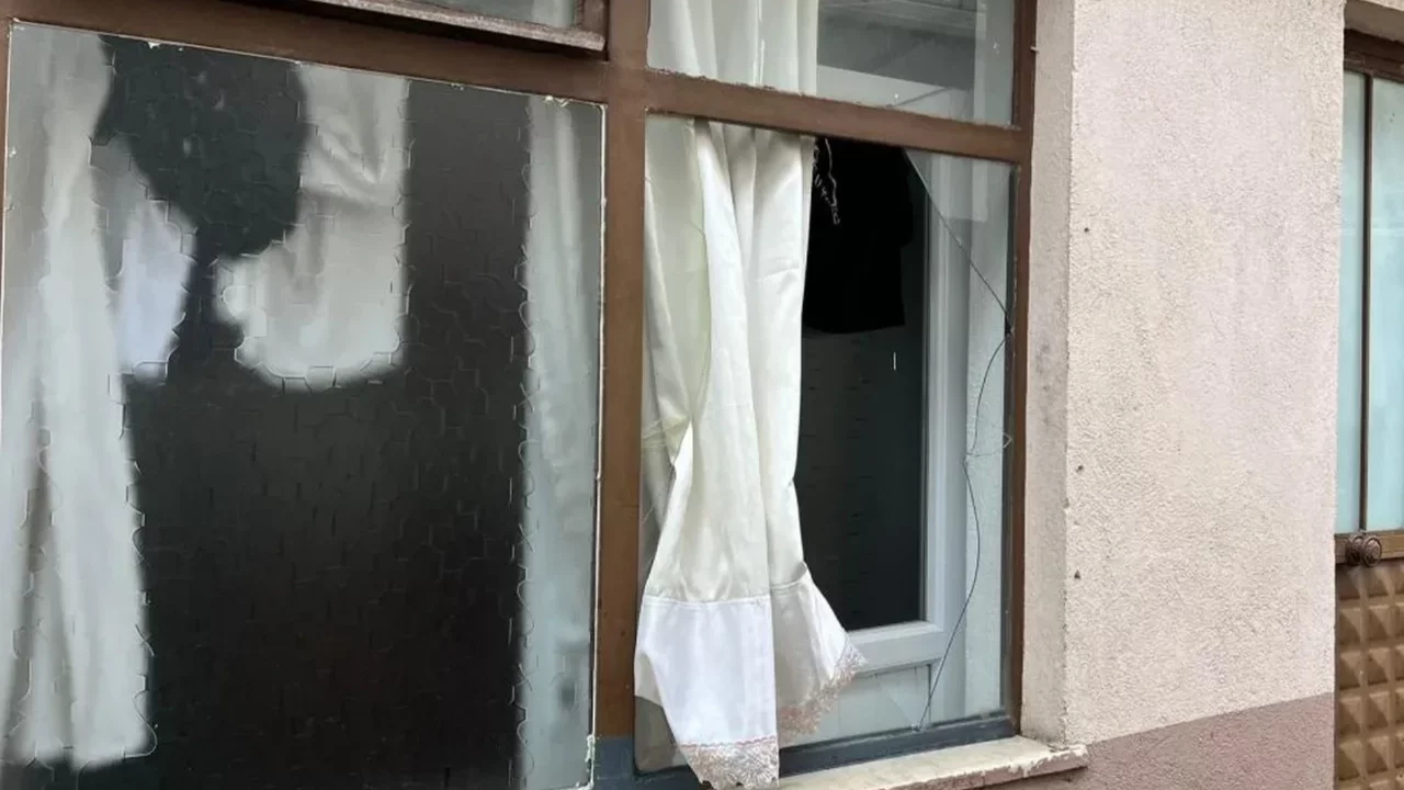 &Ccedil;akmak gazı &ccedil;ektiler, &ouml;l&uuml;mden d&ouml;nd&uuml;ler! Patlama oldu, v&uuml;cutları yandı