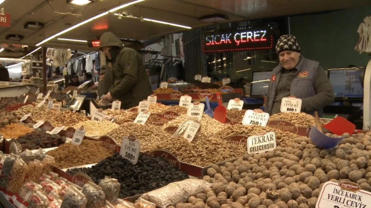Bursa'da çarşı ve pazarlarda Ramazan yoğunluğu!