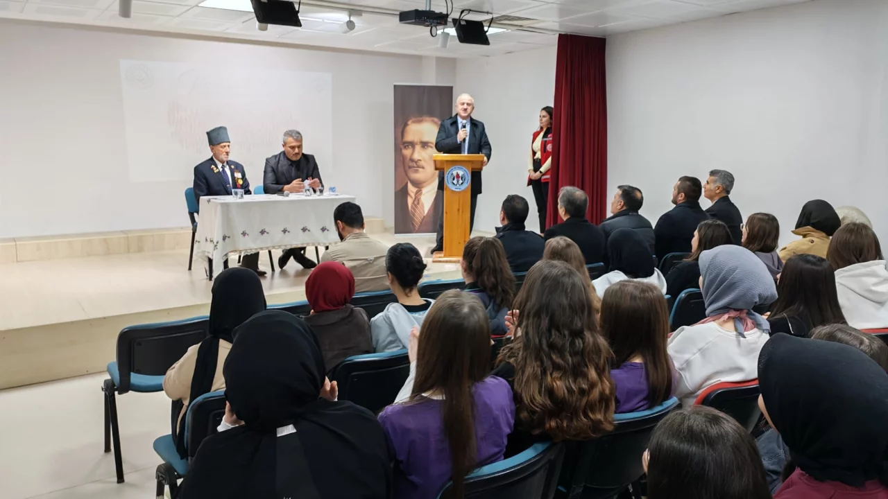 Bursa Orhangazi'de "Vatan ve Kahramanlık" buluşması!  Gaziler gençlerle bir araya geldi... 