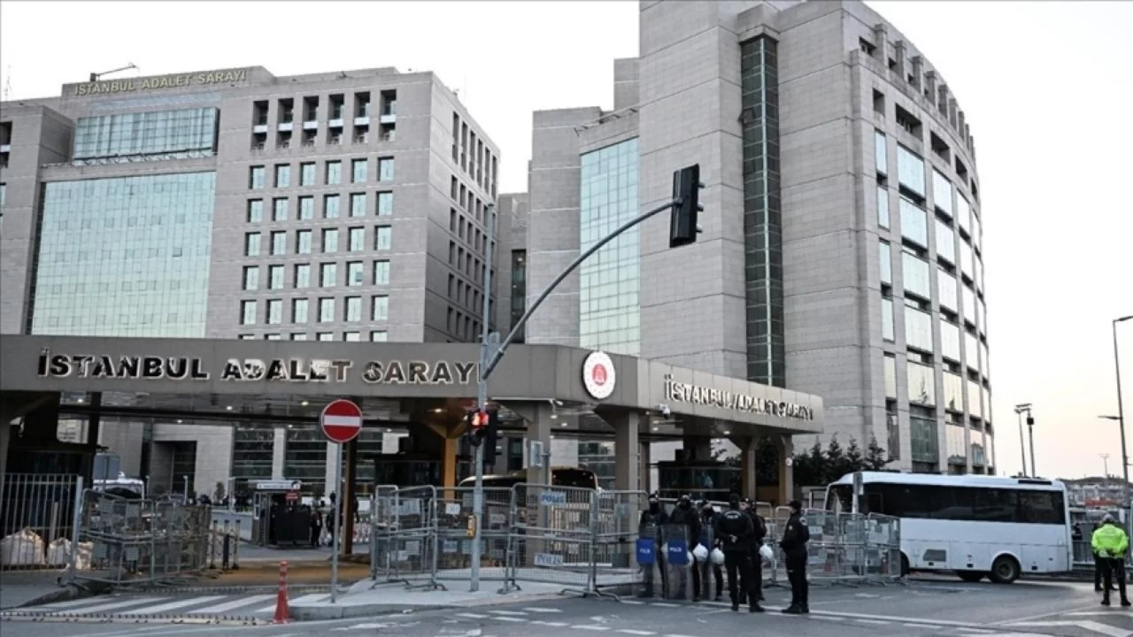 'Sahte belgelerle ikamet izni' operasyonunda 40 kişi tutuklandı