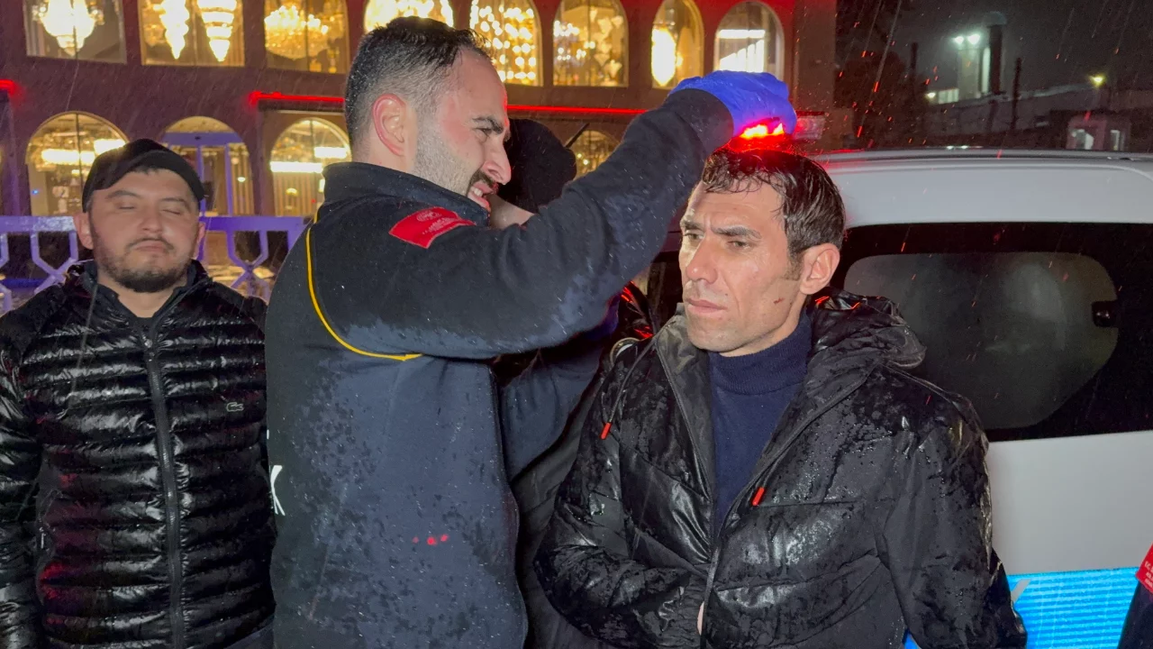 Samsun'da yolcu otob&uuml;s&uuml; devrildi: 6 yaralı