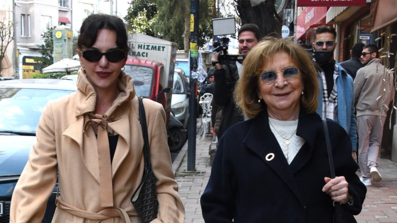  Hande Ataizi'den Beren Saat'e: Amatör olmuş 