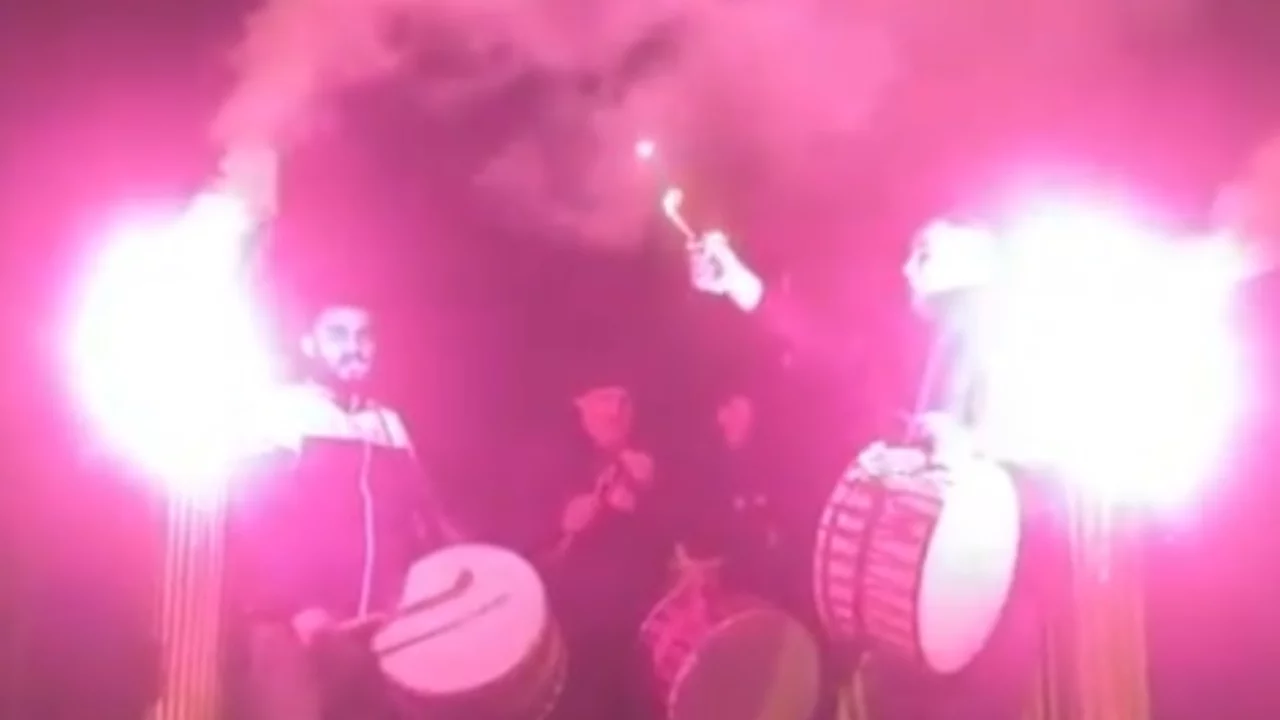 Ramazan davulcularından marşlı, meşaleli ilk sahur mesaisi