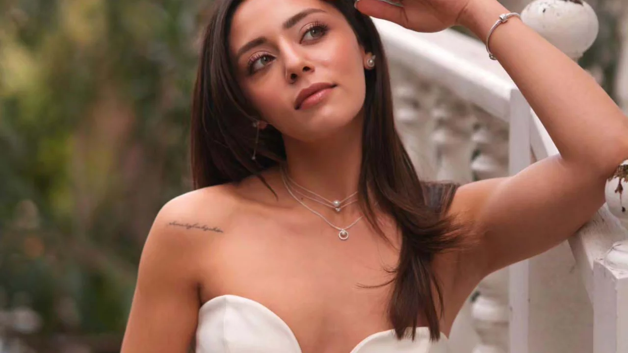 Oyuncu Sıla Türkoğlu reklamdan servet kazandı