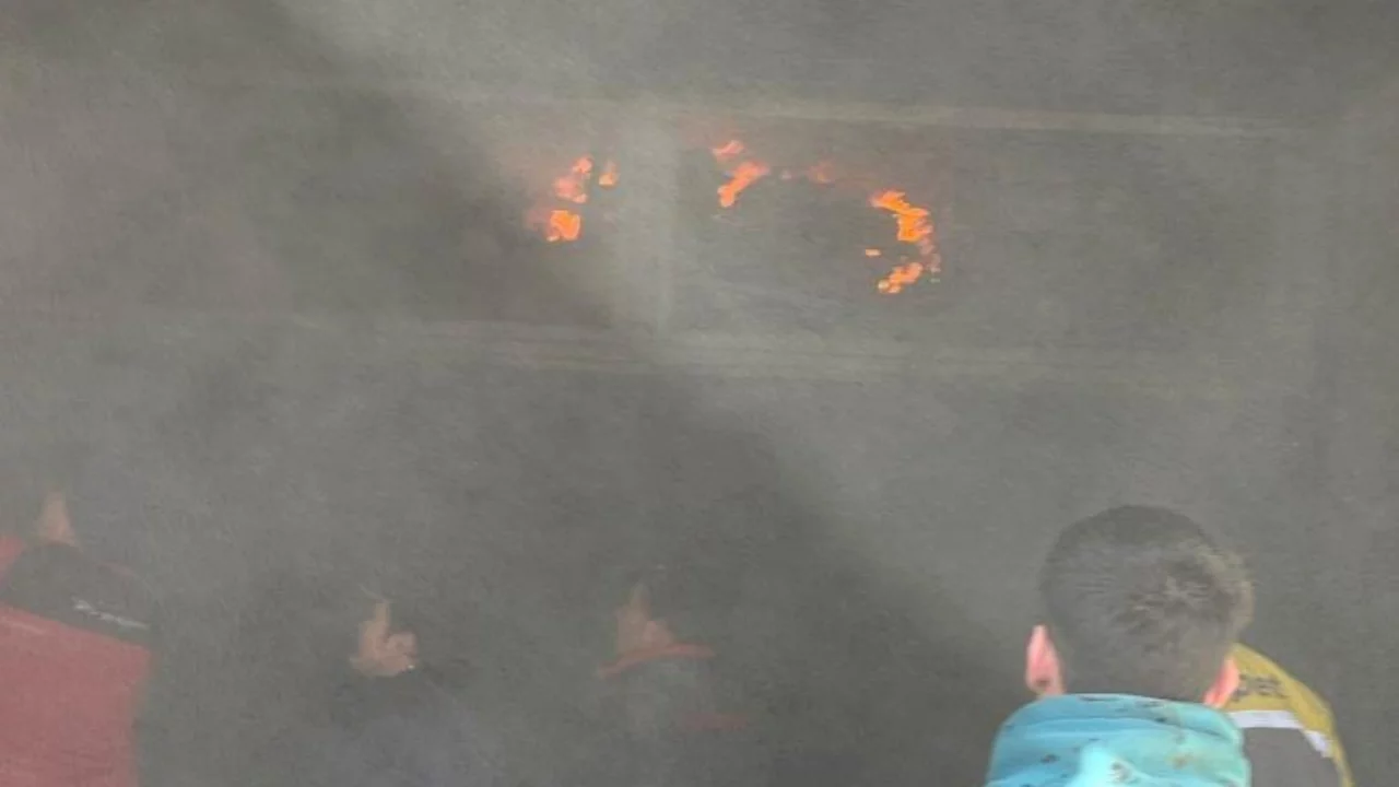 Oto kuaföründe korkutan yangın! 