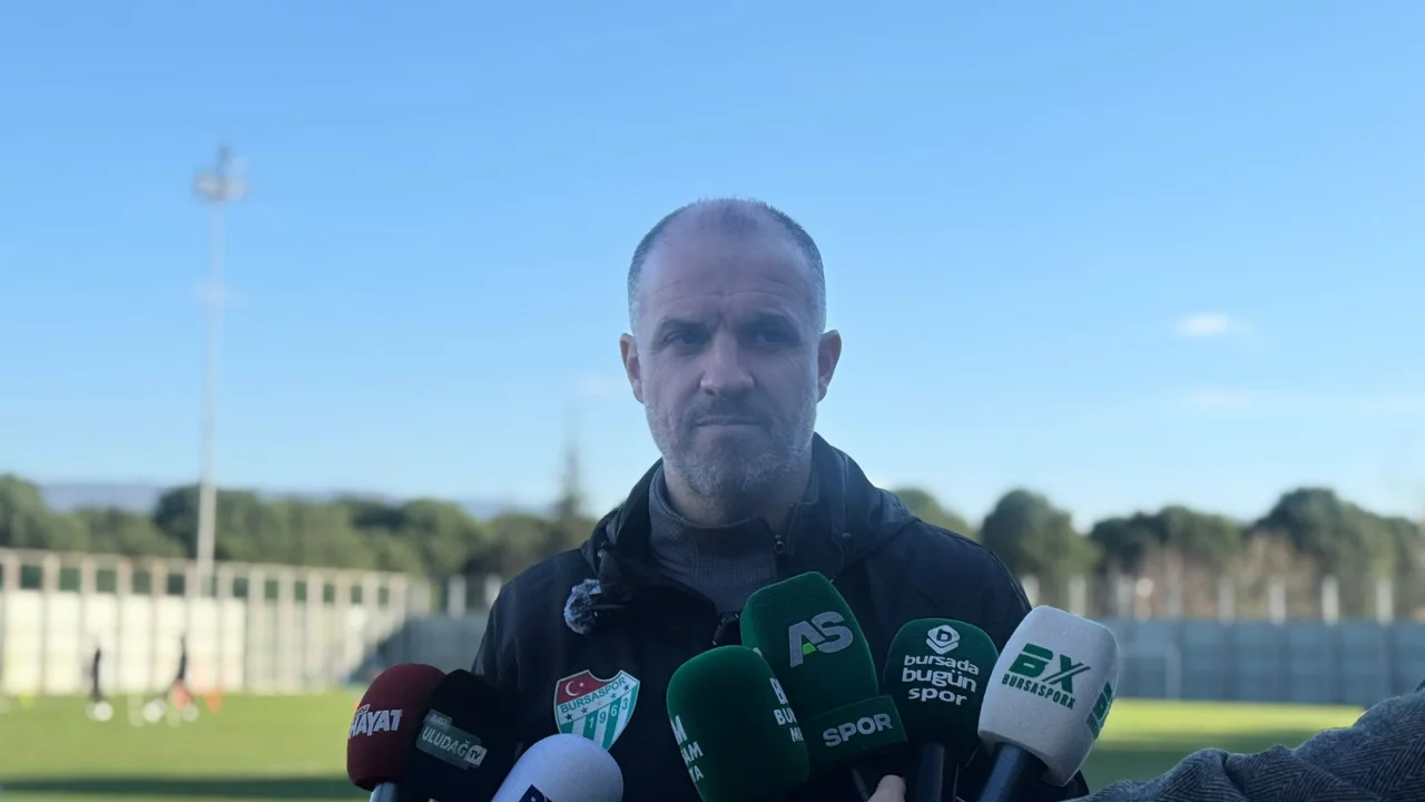 Bursaspor Teknik Direktörü Er: 'Burasının bir bedeli var'