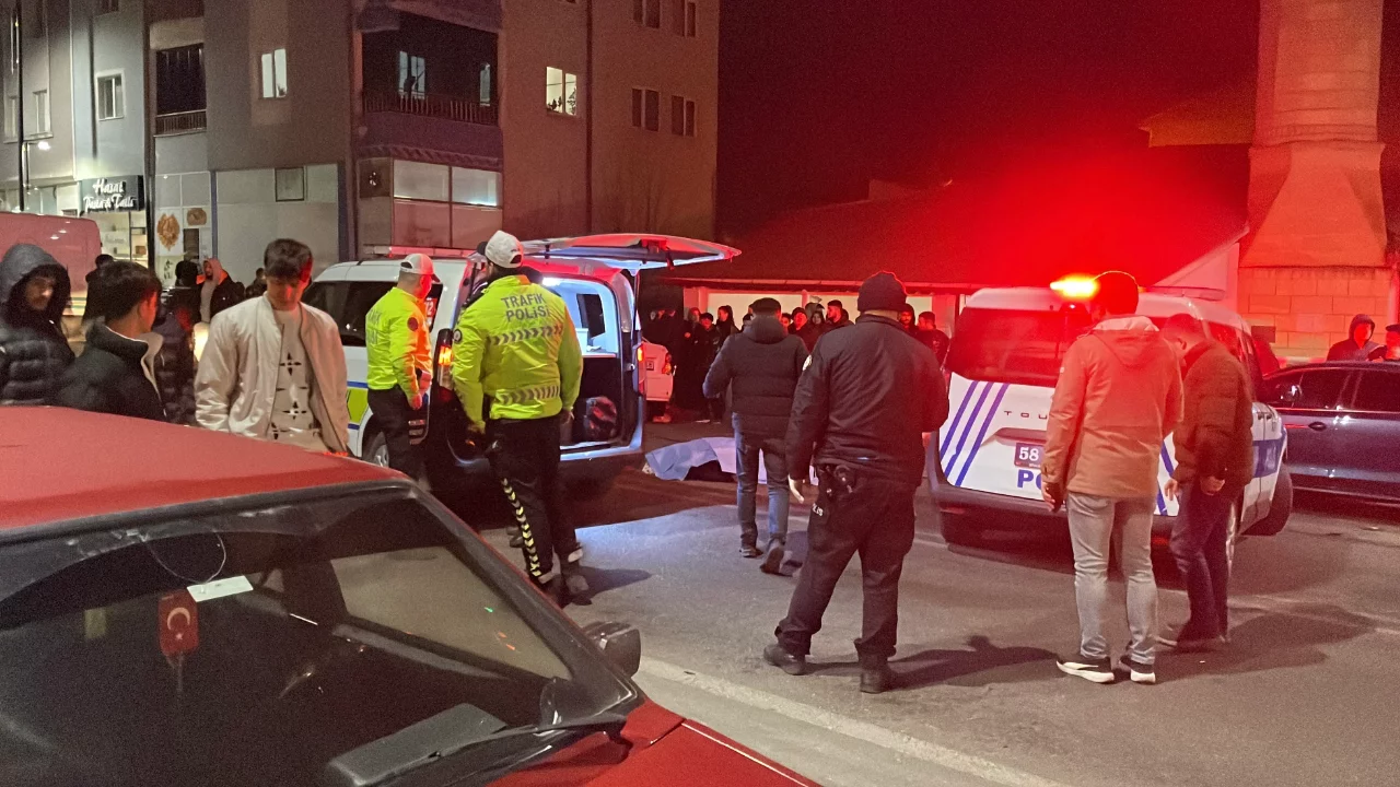 Teravih namazına giderken otomobilin çarptığı kadın hayatını kaybetti, gelini yaralandı