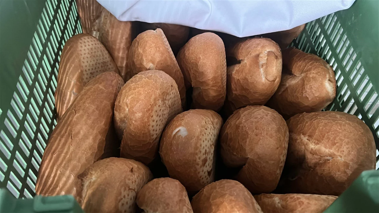 Ramazan'da gönülleri ısıtan hareket: 16 noktada ekmek ücretsiz