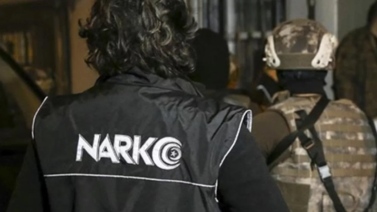 İstanbul'da bir adrese baskın! Kilolarca ele geçirildi...