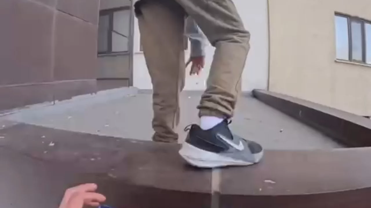 Bursa'da önce siparişi teslim etti, sonra dama çıktı