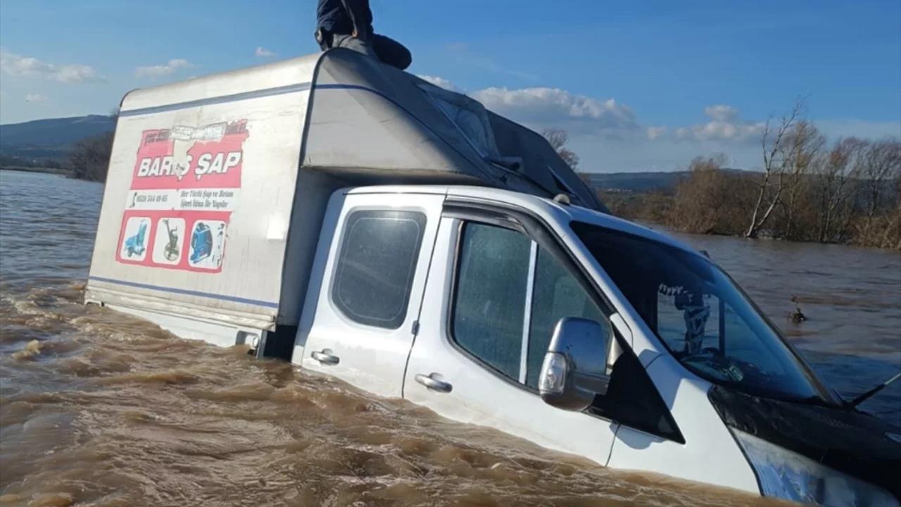 Bu görüntüler Bursa'dan! Her yer sular altında kaldı