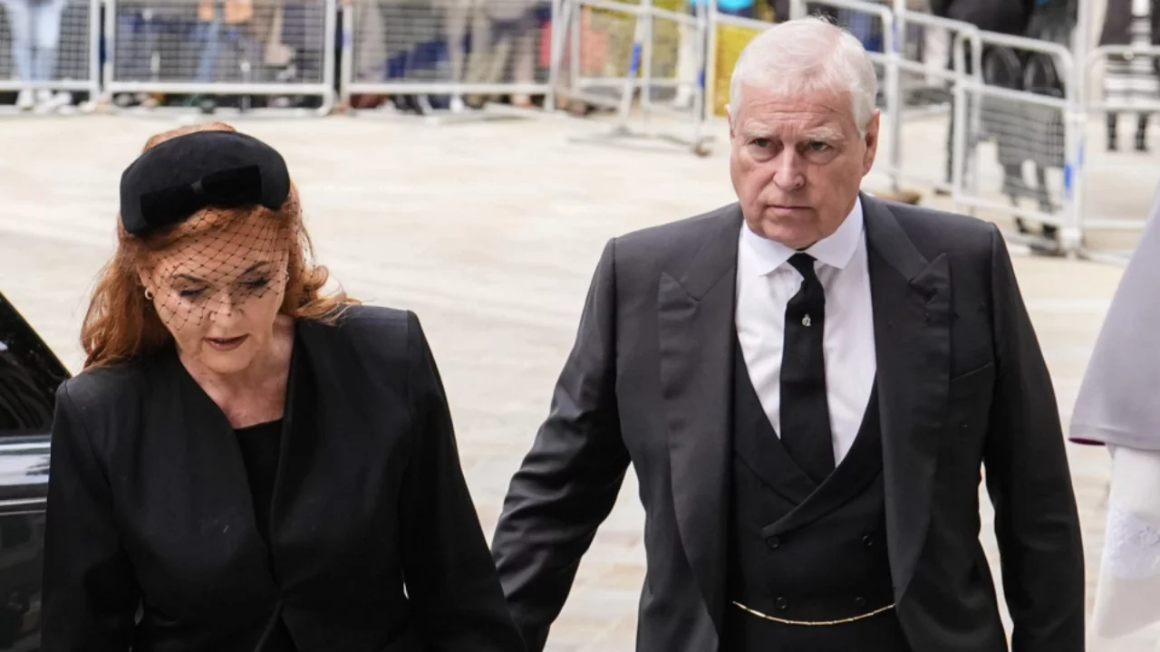 Eski prens Andrew'un eski eşi Sarah Ferguson'un şirketleri kapatılıyor