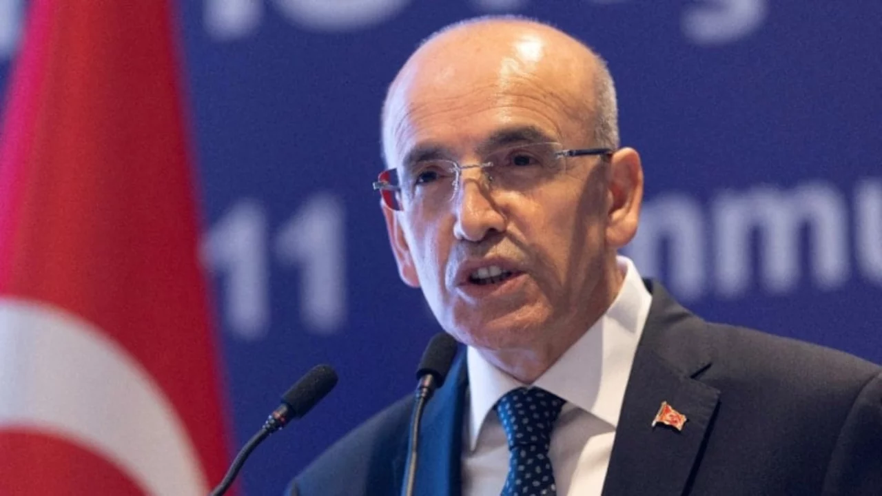 Mehmet Şimşek: Enerji, emtia, petrol, doğalgaz aşağı yönlü