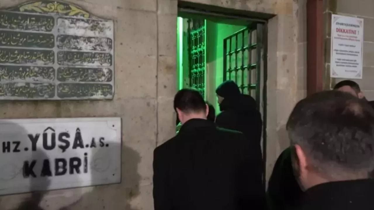 Ramazanın uğrak noktasında maddiyat tartışması: Abdest almak için para isteniyor 