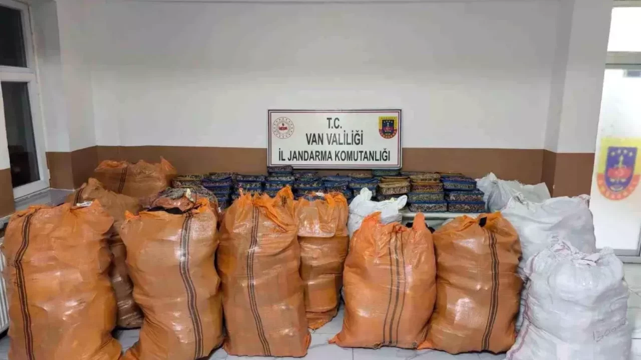 Van'da gümrük kaçağı malzeme ele geçirildi