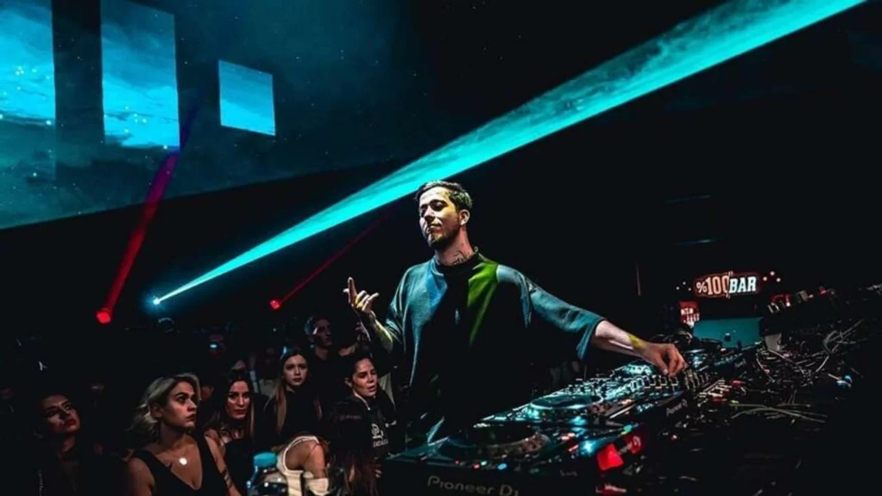 Bursalı DJ'den alkışlanacak hareket: Tüm gelir 6 Şubat depremlerinden etkilenenlere...