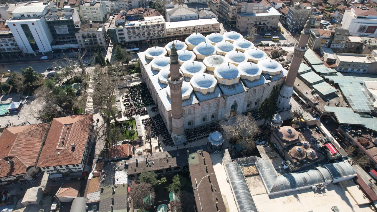 Bursa'da Ramazan'ın ilk Cuma'sı bereketli geldi