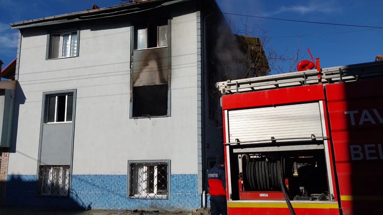 Tavşanlı'da korkutan bina yangını