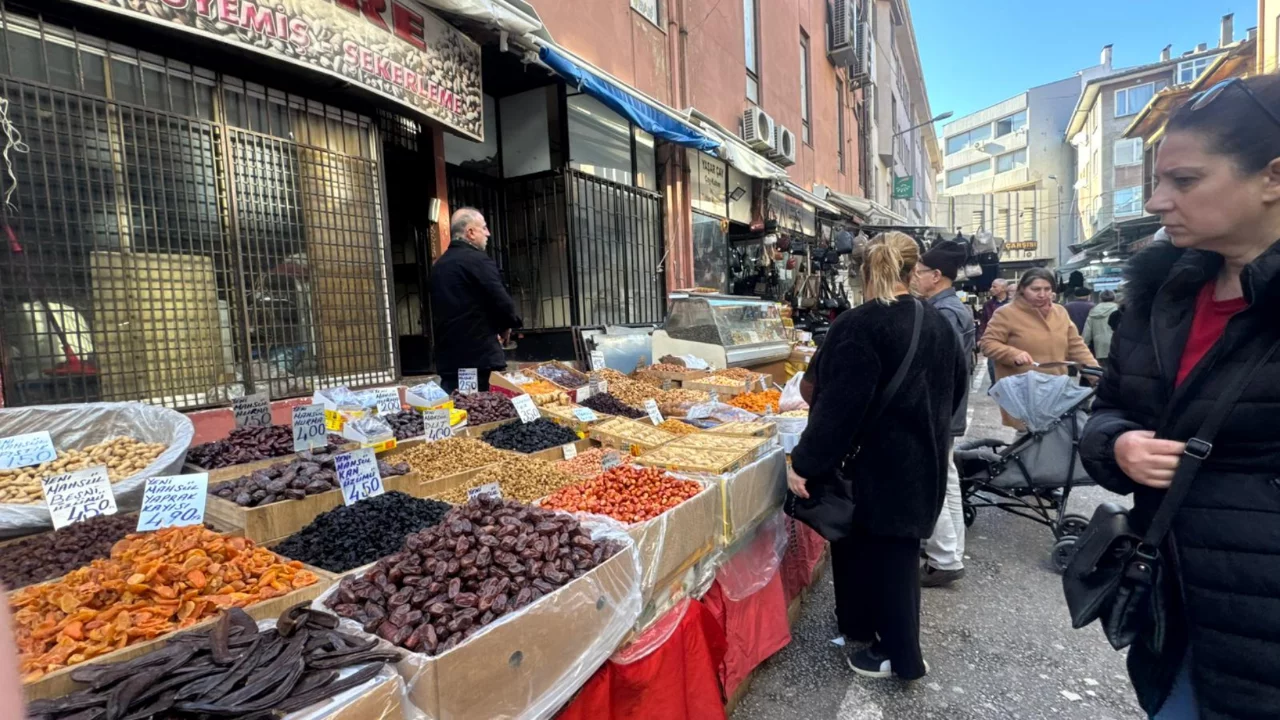 Bursa pazarlarında kuru meyve fiyatları rekora koşuyor: İşte cep yakan liste