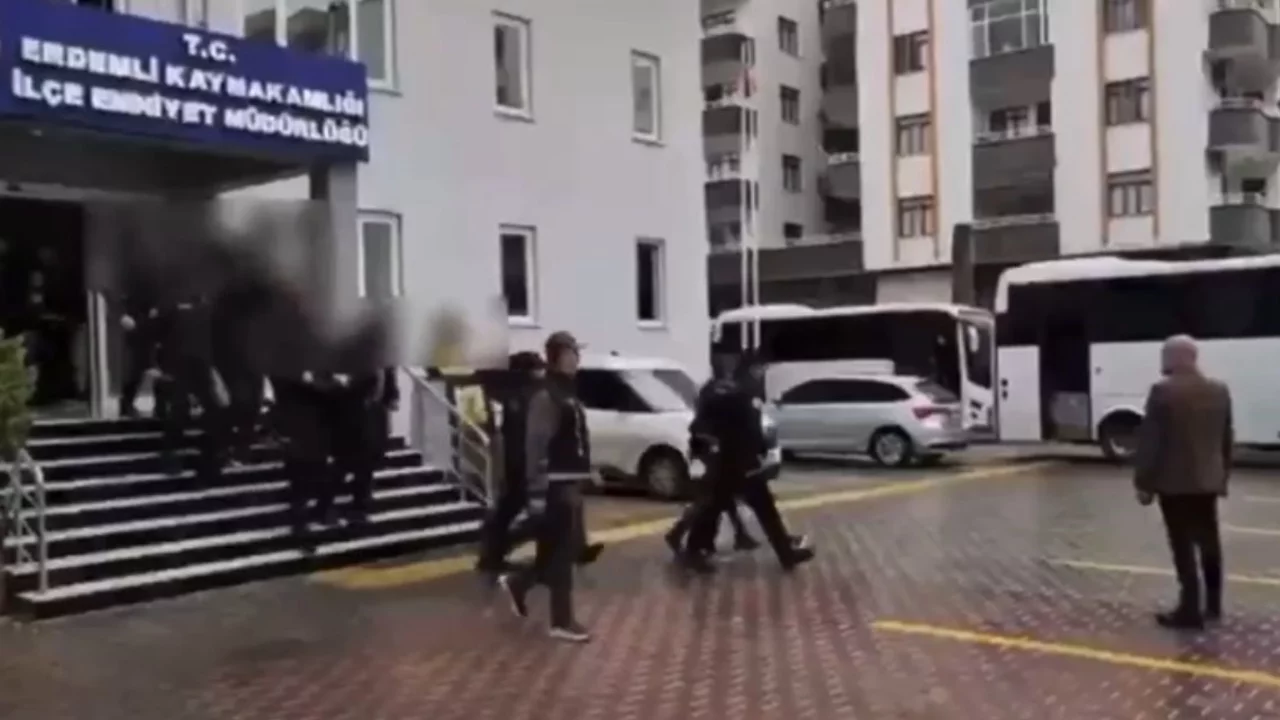 Mersin'de fuhuş operasyonu: 13 tutuklama