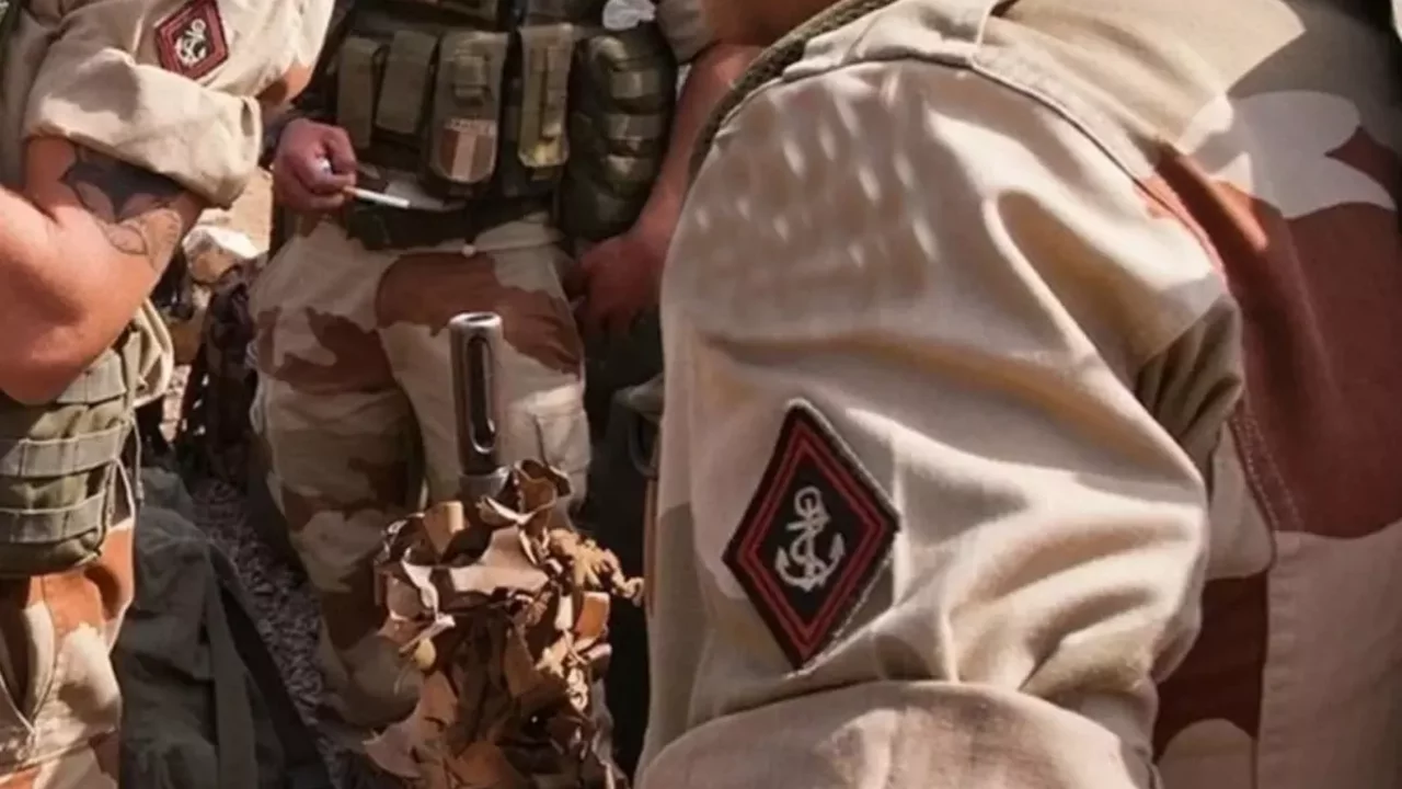 Fransa'da kışlada alkol alan askerlerin oyununda kan aktı! 