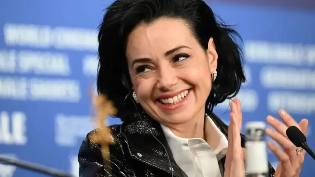 Berlin dönüşü Özgü Namal'dan açıklama