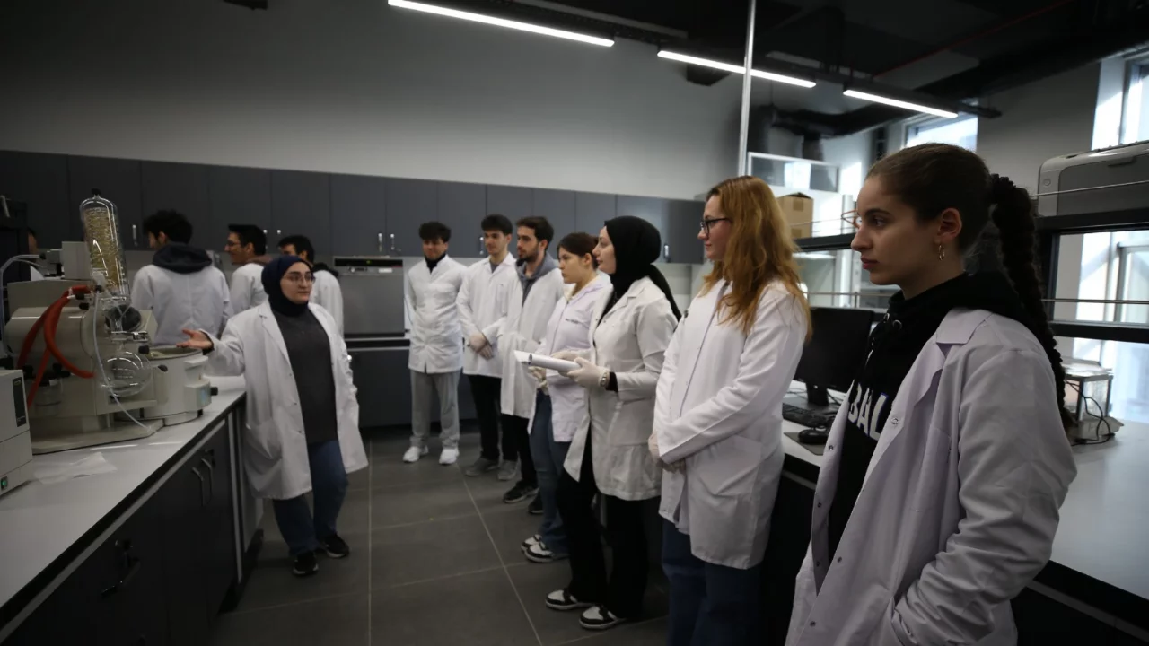 BTÜ'nün Tercihten Önce Üniversiteni Yaşa Projesi tescillendi