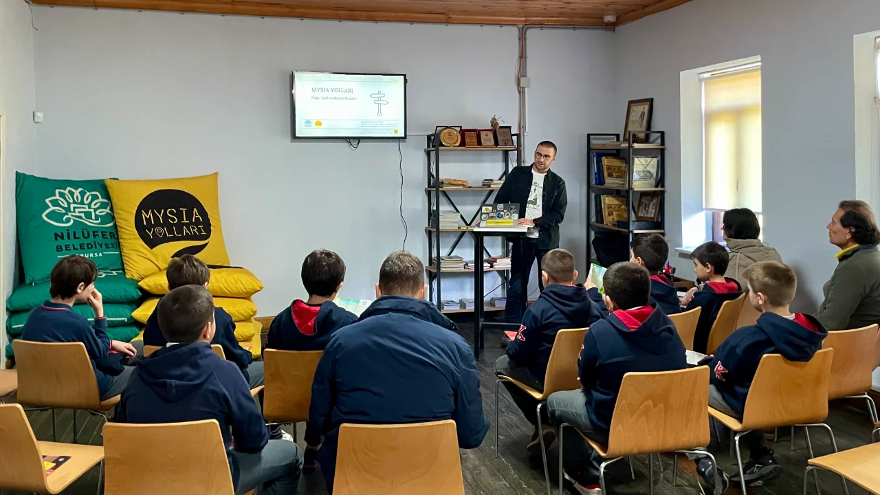 Öğrenciler Ertan Ayçetin Bisikletevi'nde Mysia Yolları'nı tanıdı 